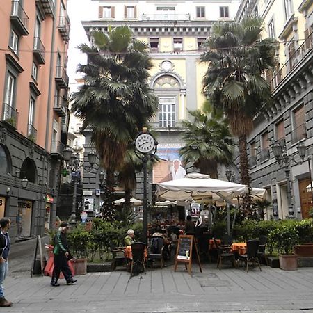 Casa Vacanze Napoli Centro Carmen & Sara Exterior photo